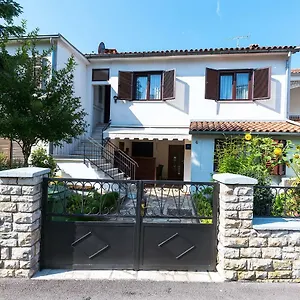 Nives Apartment Poreč